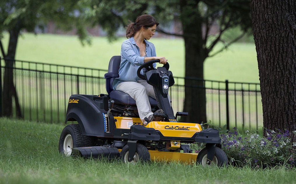 How Does a Zero Turn Mower Work?