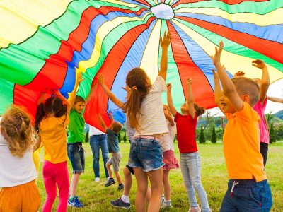 13 Best Parachute Games For Kids To Play 2020 [Images and Examples!]