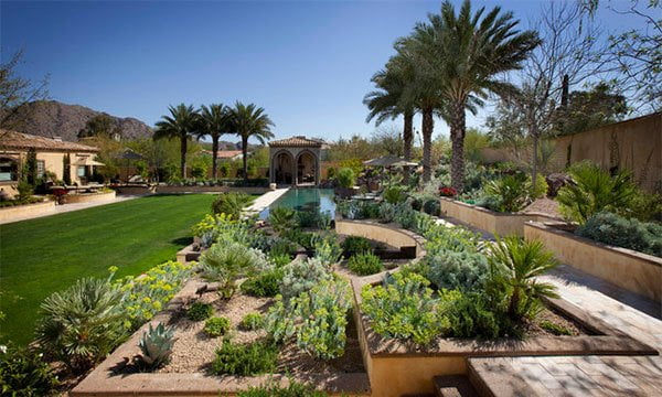 17 Effortless Yet Outstanding Desert Landscaping Ideas