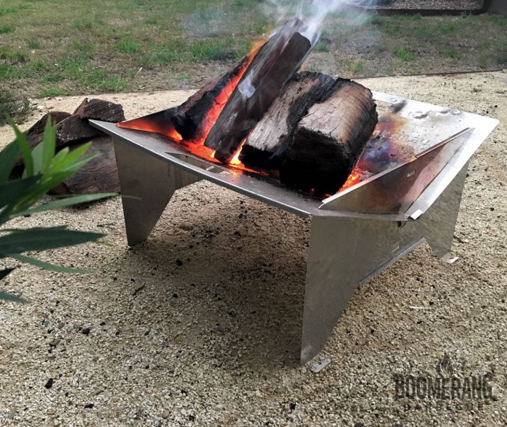 Foldable fire pit