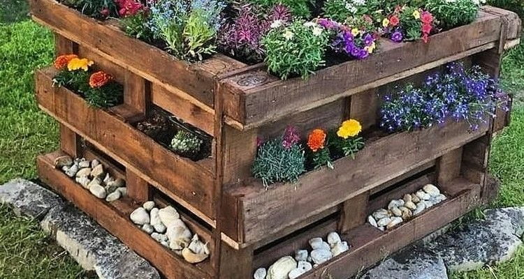 15 Best DIY Garden Pallet Projects