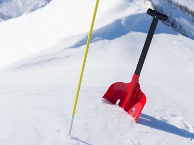 Best Avalanche Shovels – 2020 Review