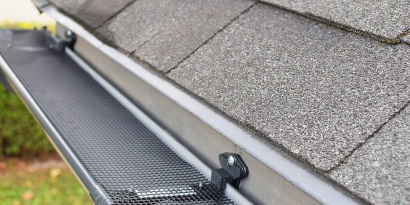 Gutter Guard by Gutterglove vs. EasyOn: Which One to Choose for Your Gutters? 