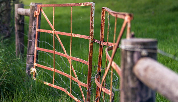 How Do You Fix a Big Sagging Gate?