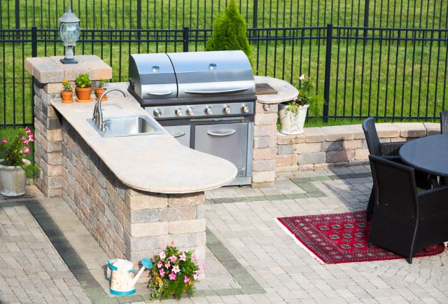 Outdoor Kitchen