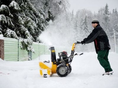 Power Brush VS Snow Blower: The Best for your Climate?