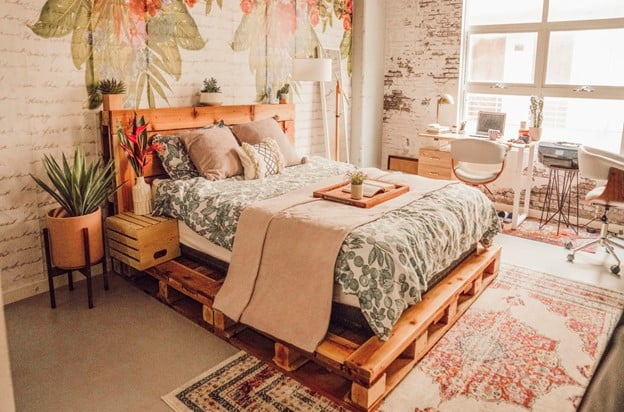 Rustic Pallet Bed