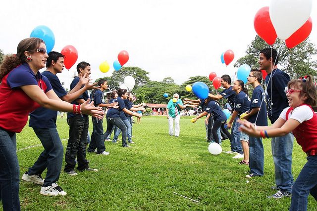 Water Balloon Toss