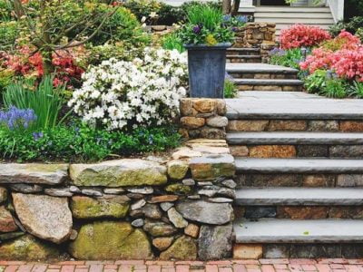 8-Step Guide to Construct a Retaining Wall for Backyard