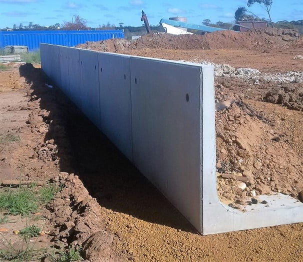 Cantilever Retaining walls of concrete