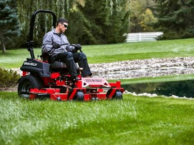 How to Adjust the Steering of a Zero-Turn Mower