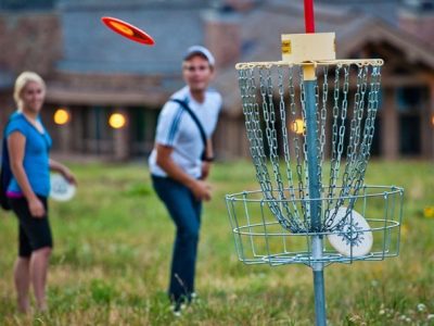 7 Reasons to Bring the Family Out for a Game of Disc Golf