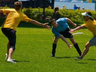 Learn the Basic Rules of Ultimate Frisbee