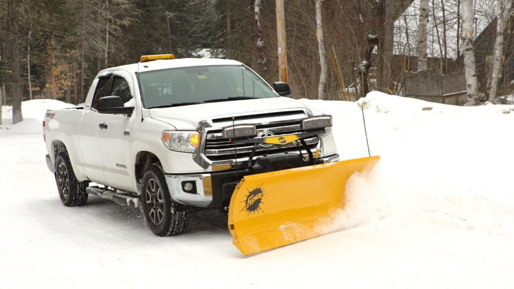 Precaution measures list which has to be followed by everyone before they start snow plowing