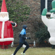 Should I Unplug Inflatables in Yard During Rain?